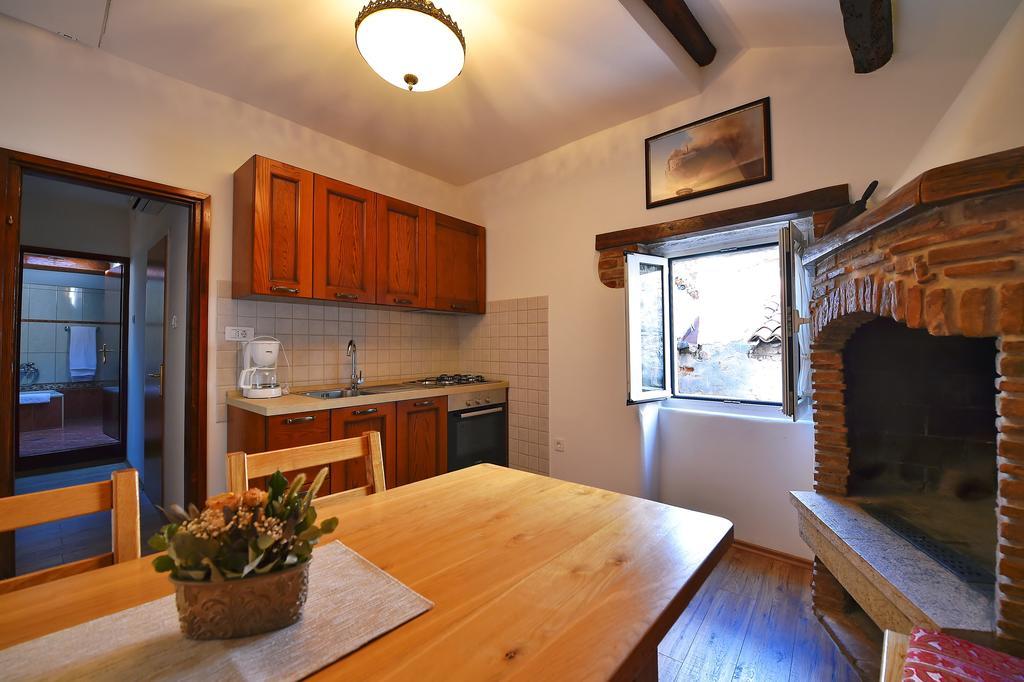 Antique Apartment Arsenale Rovinj Luaran gambar