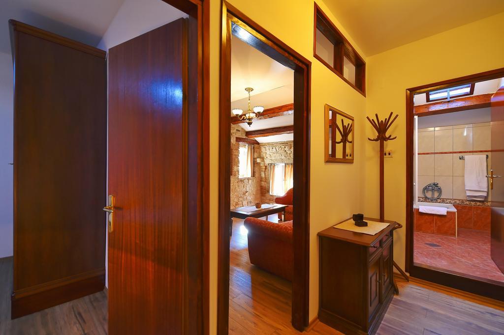 Antique Apartment Arsenale Rovinj Luaran gambar