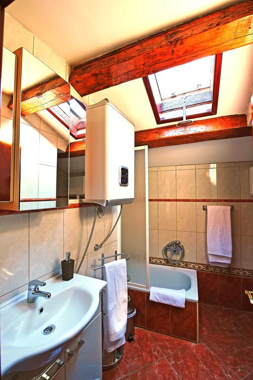 Antique Apartment Arsenale Rovinj Luaran gambar